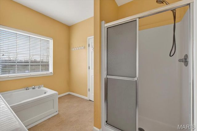 2212 Hunters Point Drive, Granite City, IL 62040