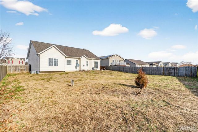 2212 Hunters Point Drive, Granite City, IL 62040