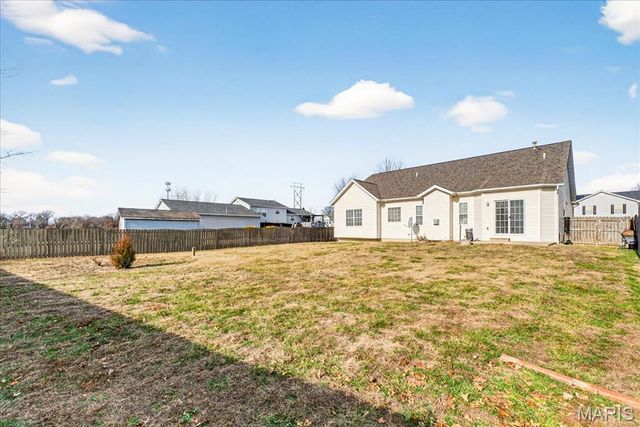 2212 Hunters Point Drive, Granite City, IL 62040