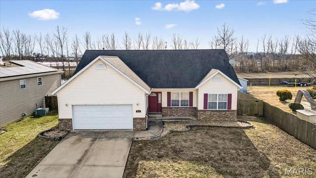 2212 Hunters Point Drive, Granite City, IL 62040