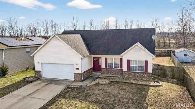 2212 Hunters Point Drive, Granite City, IL 62040