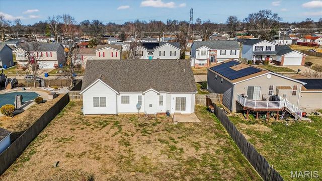 2212 Hunters Point Drive, Granite City, IL 62040