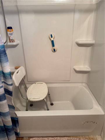 73 Eton Avenue, Warwick, RI 02889