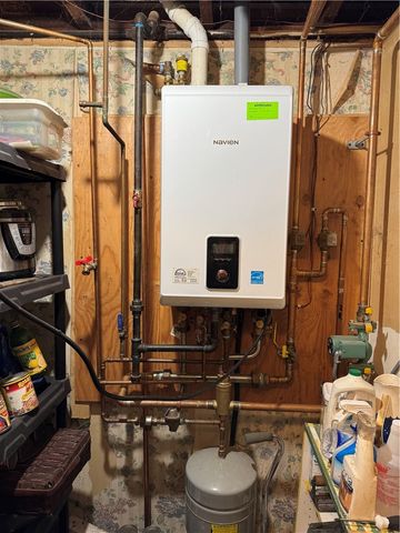 73 Eton Avenue, Warwick, RI 02889