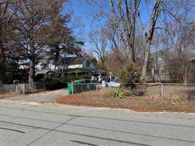 73 Eton Avenue, Warwick, RI 02889