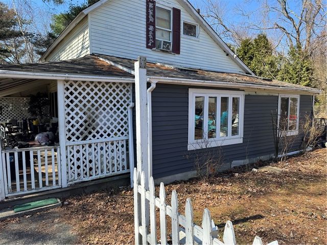 73 Eton Avenue, Warwick, RI 02889