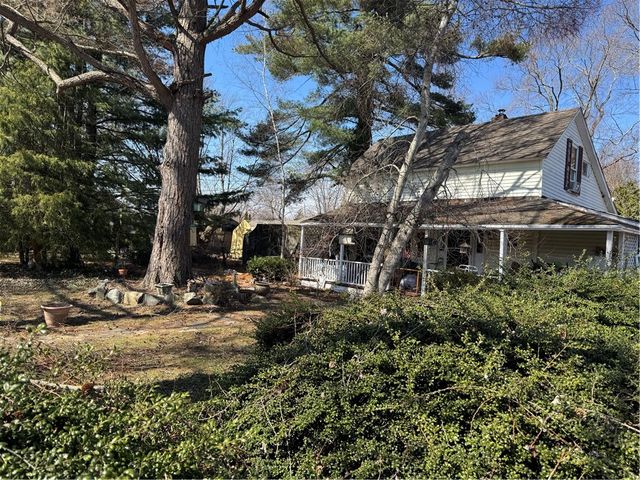 73 Eton Avenue, Warwick, RI 02889