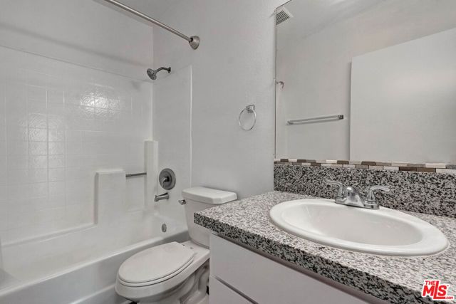 18547 Saticoy Street, Reseda (los Angeles), CA 91335