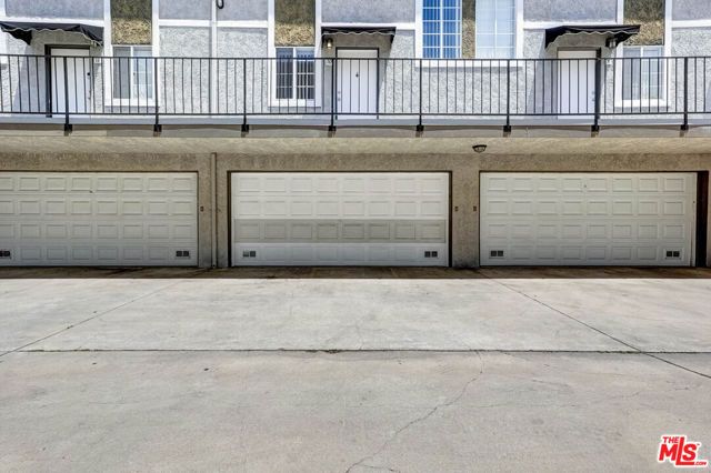 18547 Saticoy Street, Reseda (los Angeles), CA 91335