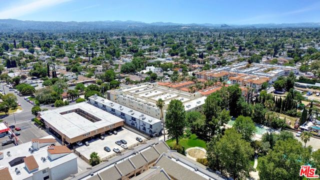 18547 Saticoy Street, Reseda (los Angeles), CA 91335
