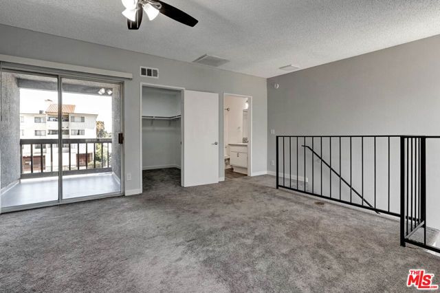 18547 Saticoy Street, Reseda (los Angeles), CA 91335