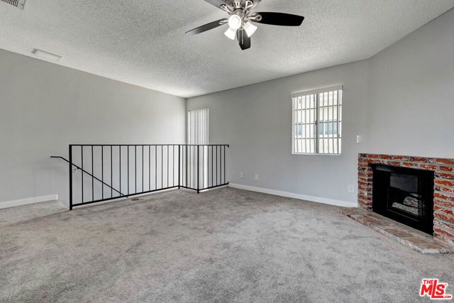 18547 Saticoy Street, Reseda (los Angeles), CA 91335