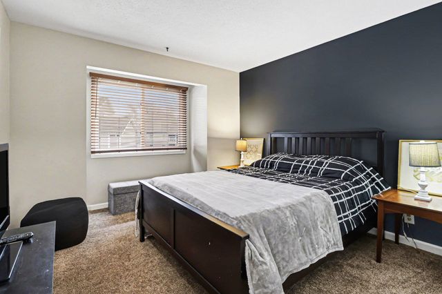 1527 N Oakhill Drive, South Bend, IN 46637