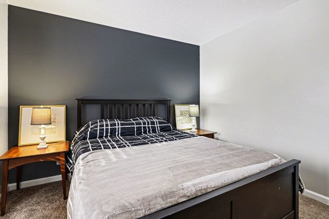 1527 N Oakhill Drive, South Bend, IN 46637