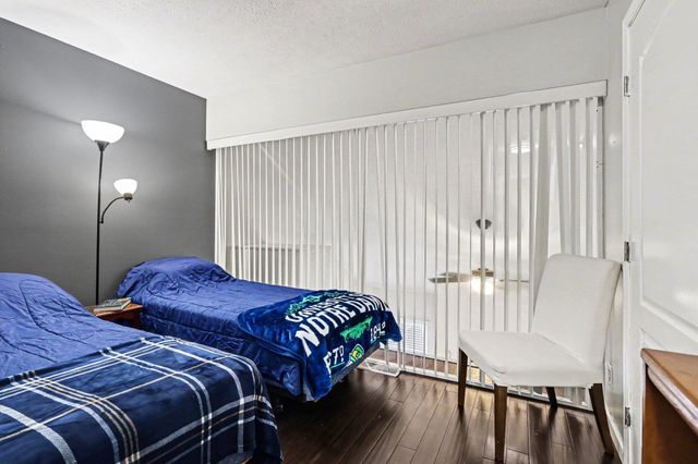 1527 N Oakhill Drive, South Bend, IN 46637