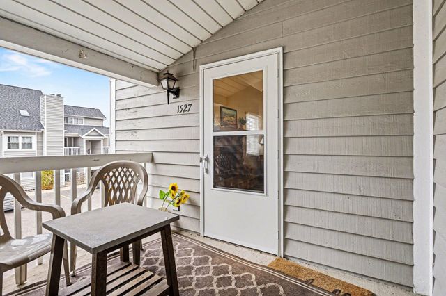 1527 N Oakhill Drive, South Bend, IN 46637