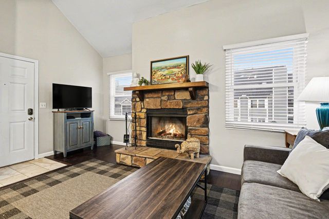 1527 N Oakhill Drive, South Bend, IN 46637