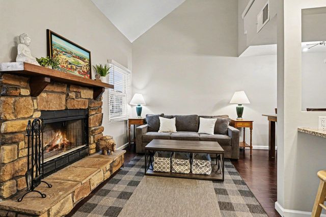 1527 N Oakhill Drive, South Bend, IN 46637