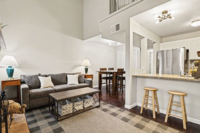1527 N Oakhill Drive, South Bend, IN 46637