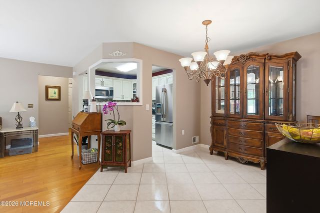 204 Larkspur Lane, Jackson, NJ 08527