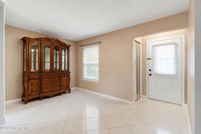 204 Larkspur Lane, Jackson, NJ 08527
