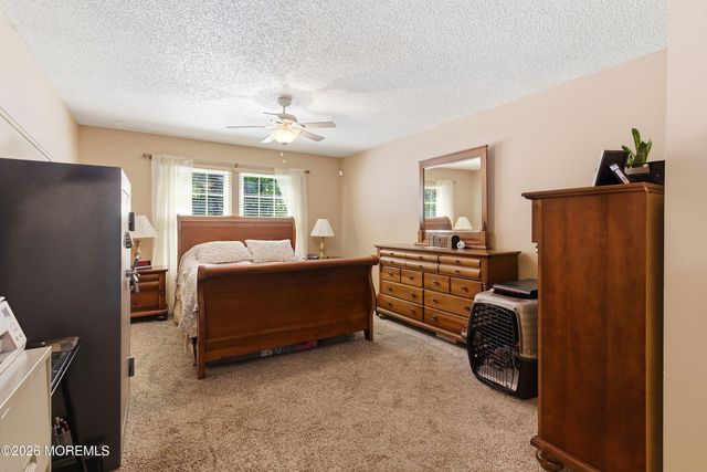 204 Larkspur Lane, Jackson, NJ 08527