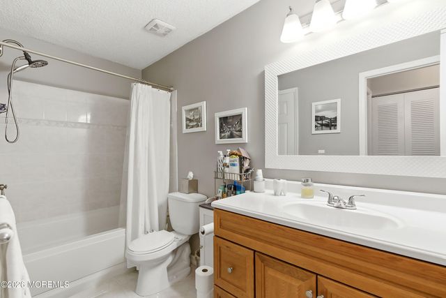 204 Larkspur Lane, Jackson, NJ 08527
