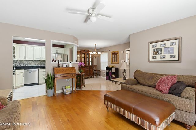 204 Larkspur Lane, Jackson, NJ 08527