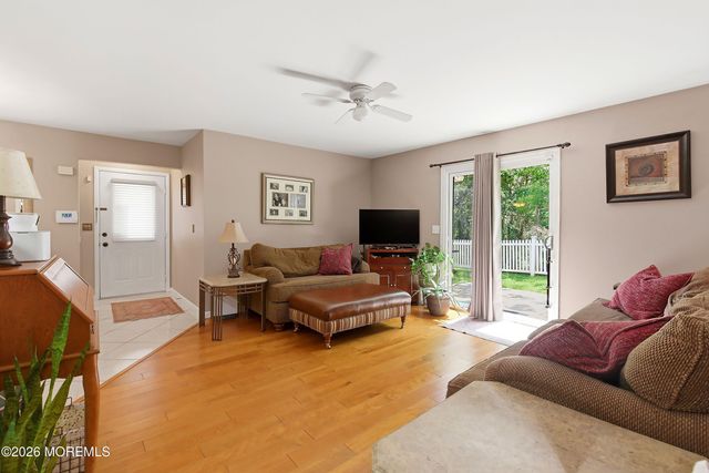 204 Larkspur Lane, Jackson, NJ 08527