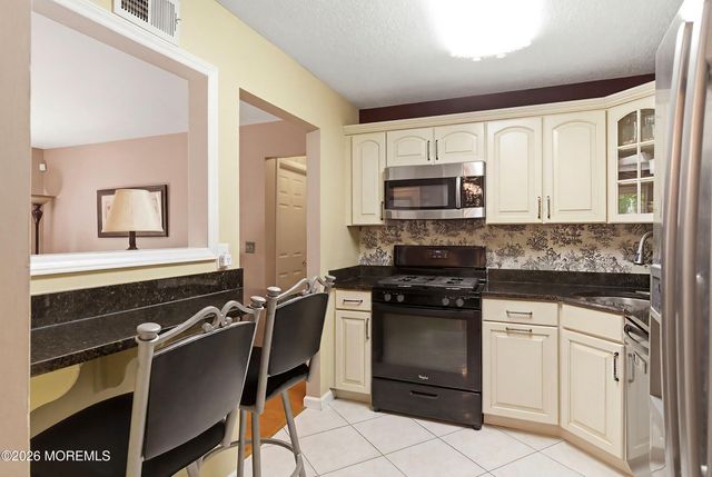 204 Larkspur Lane, Jackson, NJ 08527