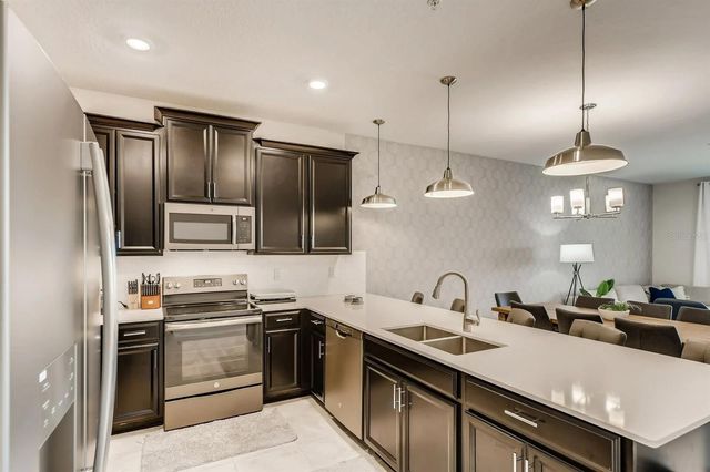 545 OCEAN COURSE AVENUE 545, Davenport, FL 33896