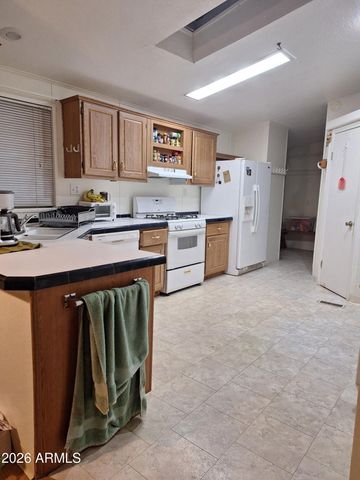 35439 W CAREFREE Highway, Wickenburg, AZ 85390