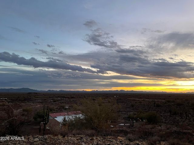 35439 W CAREFREE Highway, Wickenburg, AZ 85390