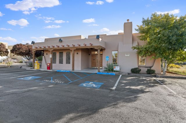 4138 Big Sky Road, Santa Fe, NM 87507