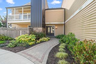 1477 S County Farm Road 2-3F, Wheaton, IL 60189