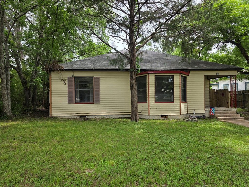 206 Gibbs Street, Navasota, TX 77868 — photo 2