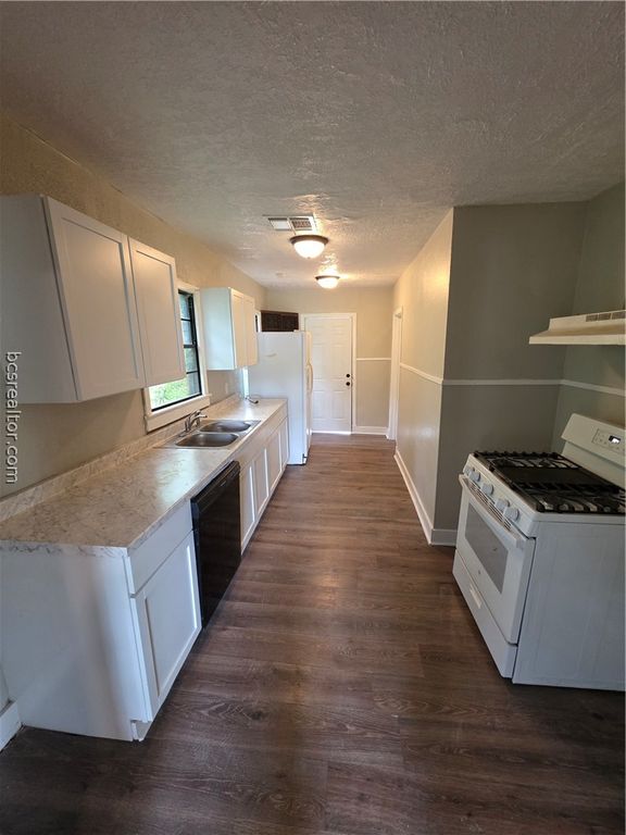 206 Gibbs Street, Navasota, TX 77868 — photo 5