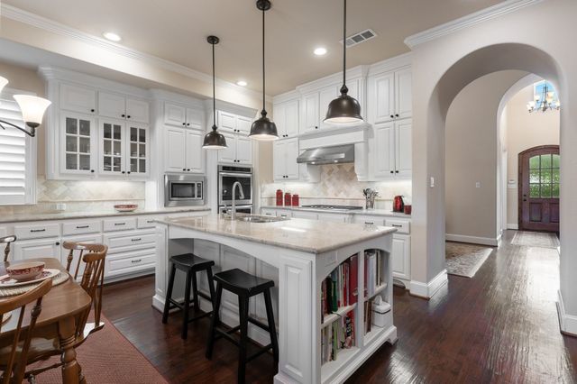 5723 Waterview Drive, Irving, TX 75039