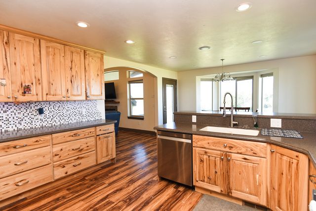 342 S BANISTER LN, Grantsville, UT 84029