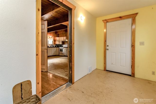 37416 304TH Way SE, Enumclaw, WA 98022