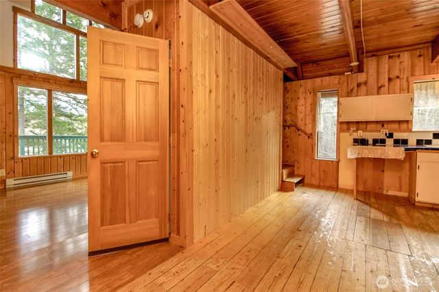 37416 304TH Way SE, Enumclaw, WA 98022