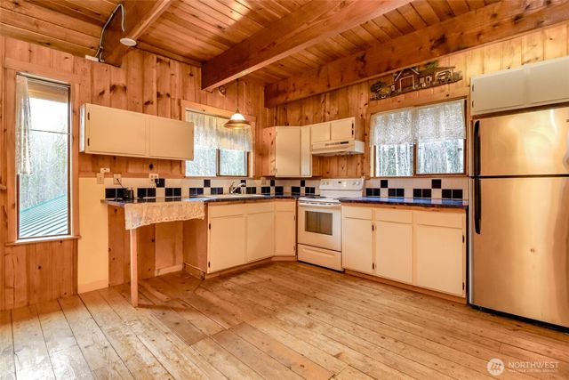 37416 304TH Way SE, Enumclaw, WA 98022