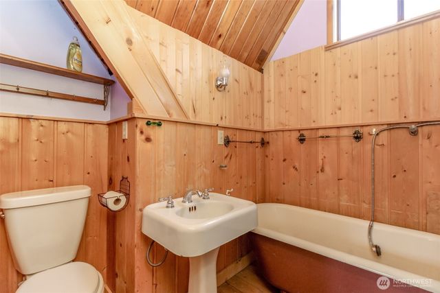 37416 304TH Way SE, Enumclaw, WA 98022