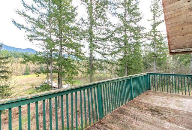 37416 304TH Way SE, Enumclaw, WA 98022