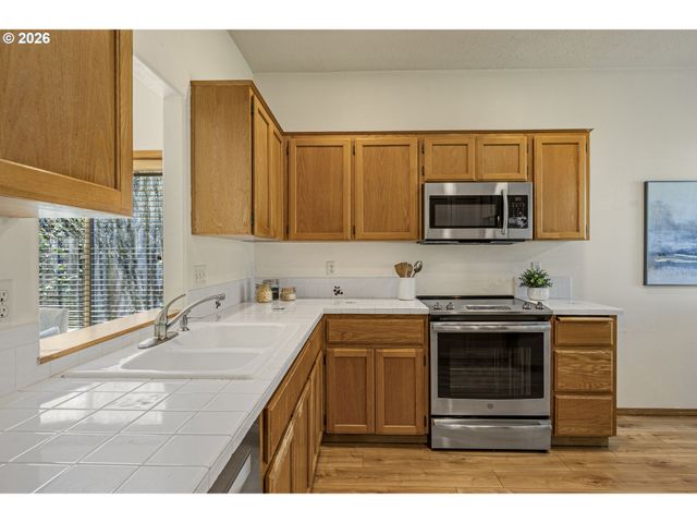 438 Se 71ST Pl, Hillsboro, OR 97123