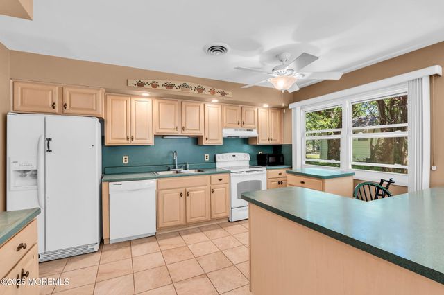3 Idaho Drive, Manchester, NJ 08759