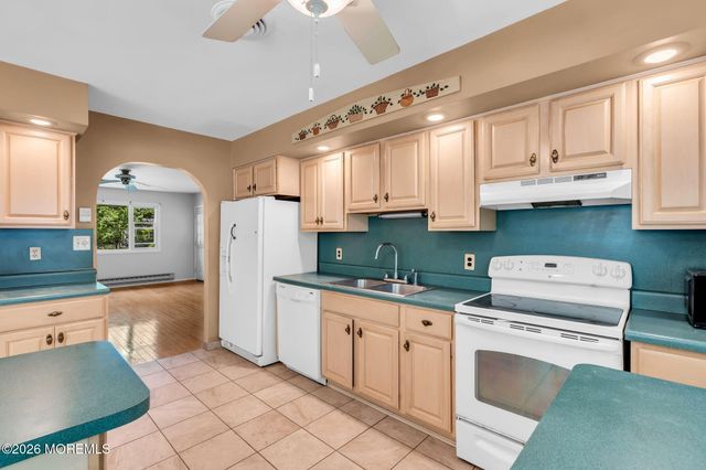 3 Idaho Drive, Manchester, NJ 08759