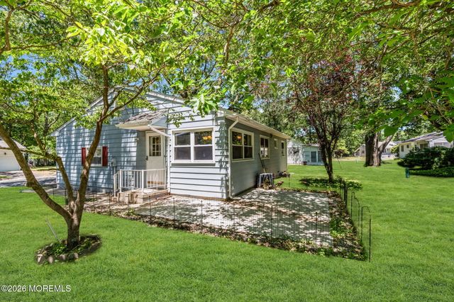 3 Idaho Drive, Manchester, NJ 08759