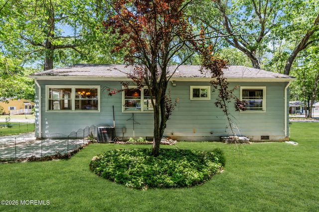 3 Idaho Drive, Manchester, NJ 08759
