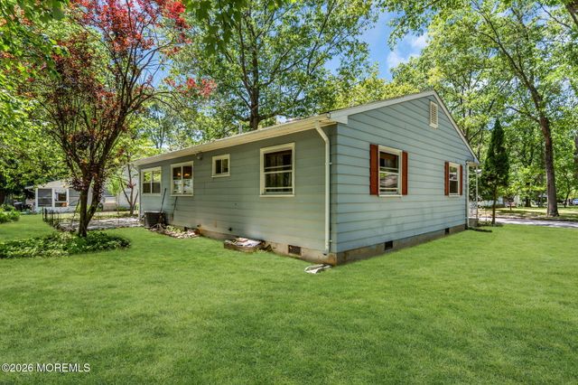 3 Idaho Drive, Manchester, NJ 08759